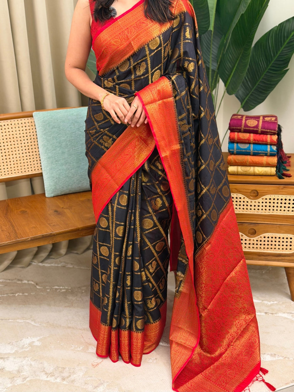 AYILYAM BLACK AND RED:SEMI BANARASI SAREE - aurimo.inAYILYAM BLACK AND RED:SEMI BANARASI SAREE