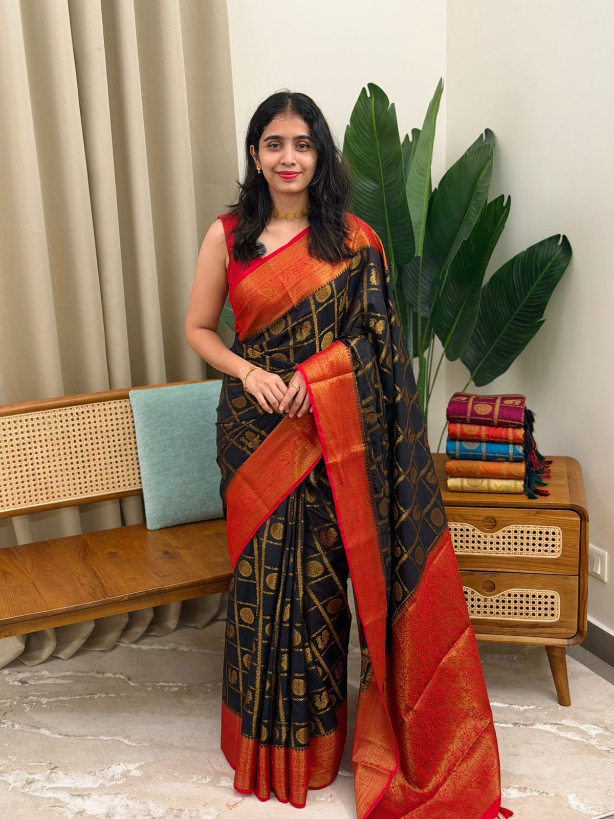 AYILYAM BLACK AND RED:SEMI BANARASI SAREE - aurimo.inAYILYAM BLACK AND RED:SEMI BANARASI SAREE