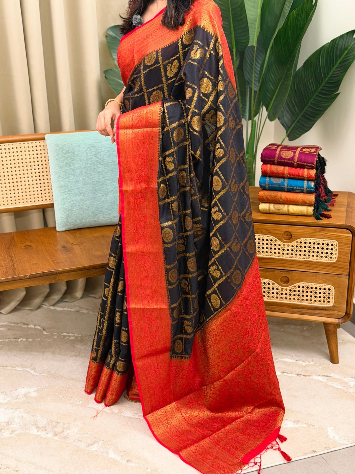 AYILYAM BLACK AND RED:SEMI BANARASI SAREE - aurimo.inAYILYAM BLACK AND RED:SEMI BANARASI SAREE