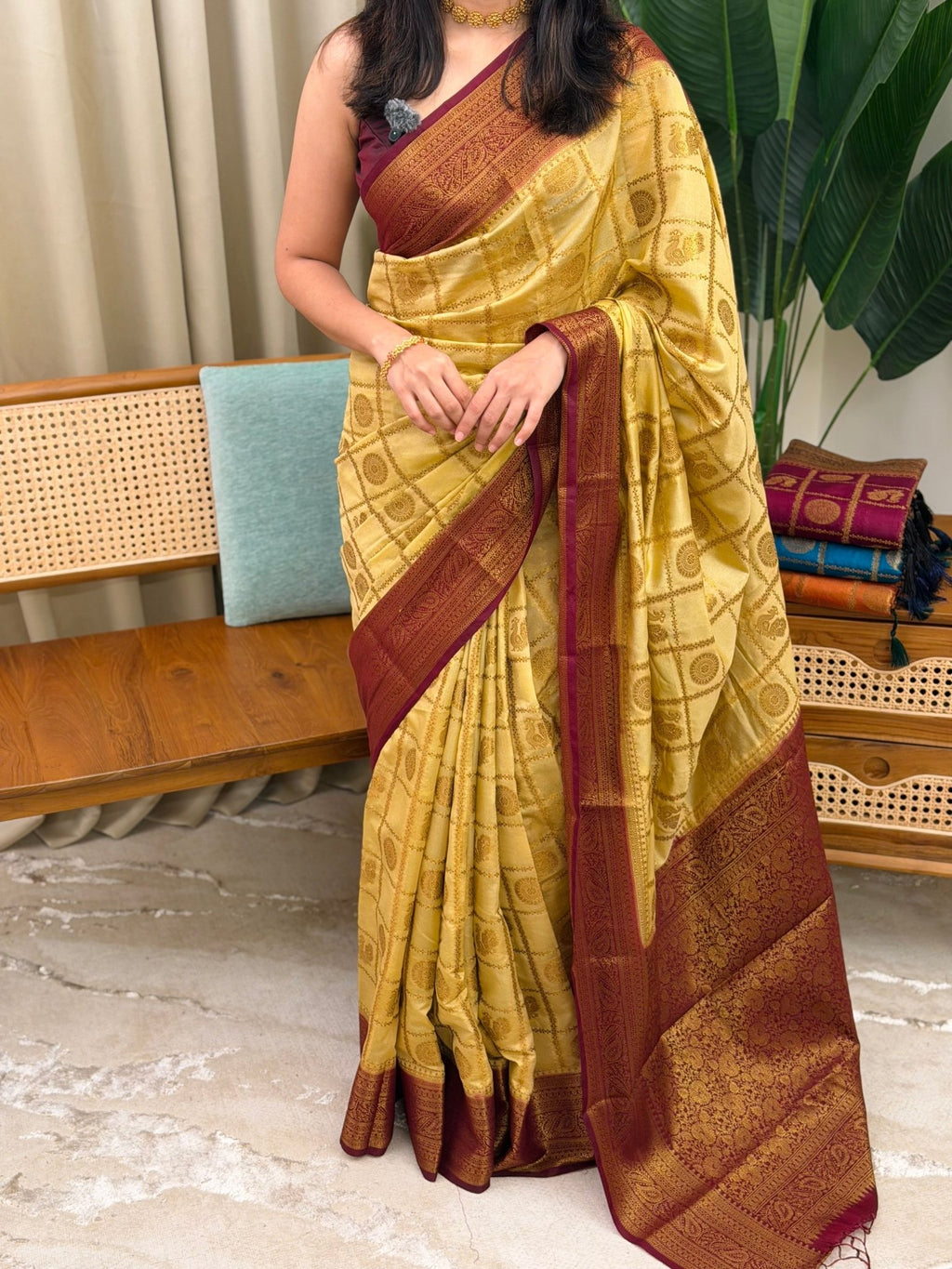 AYILYAM CHICKOO:SEMI BANARASI SAREE - aurimo.inAYILYAM CHICKOO:SEMI BANARASI SAREE