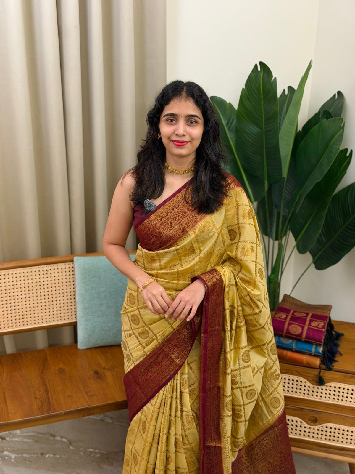 AYILYAM CHICKOO:SEMI BANARASI SAREE - aurimo.inAYILYAM CHICKOO:SEMI BANARASI SAREE