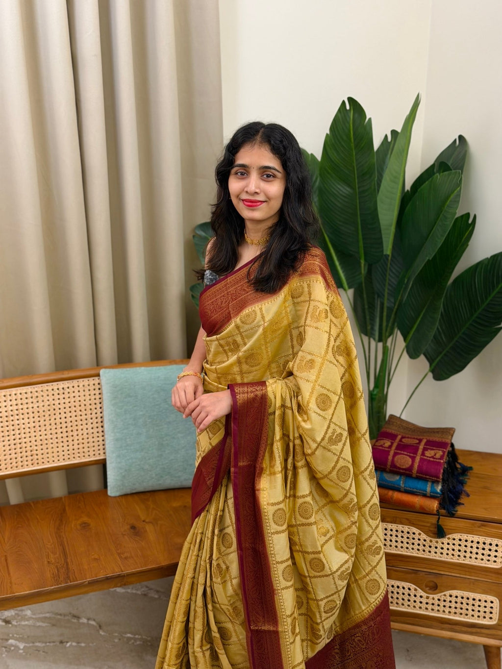 AYILYAM CHICKOO:SEMI BANARASI SAREE - aurimo.inAYILYAM CHICKOO:SEMI BANARASI SAREE