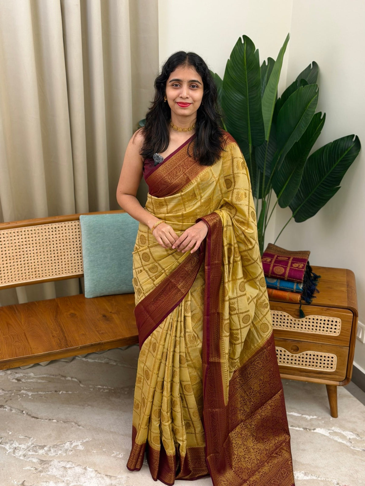 AYILYAM CHICKOO:SEMI BANARASI SAREE - aurimo.inAYILYAM CHICKOO:SEMI BANARASI SAREE