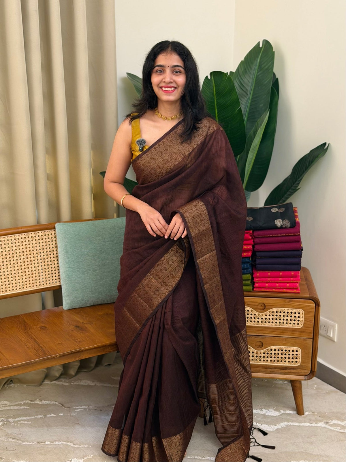 BHAMA BROWN:PREMIUM LINEN JUTE SAREE - aurimo.inBHAMA BROWN:PREMIUM LINEN JUTE SAREE