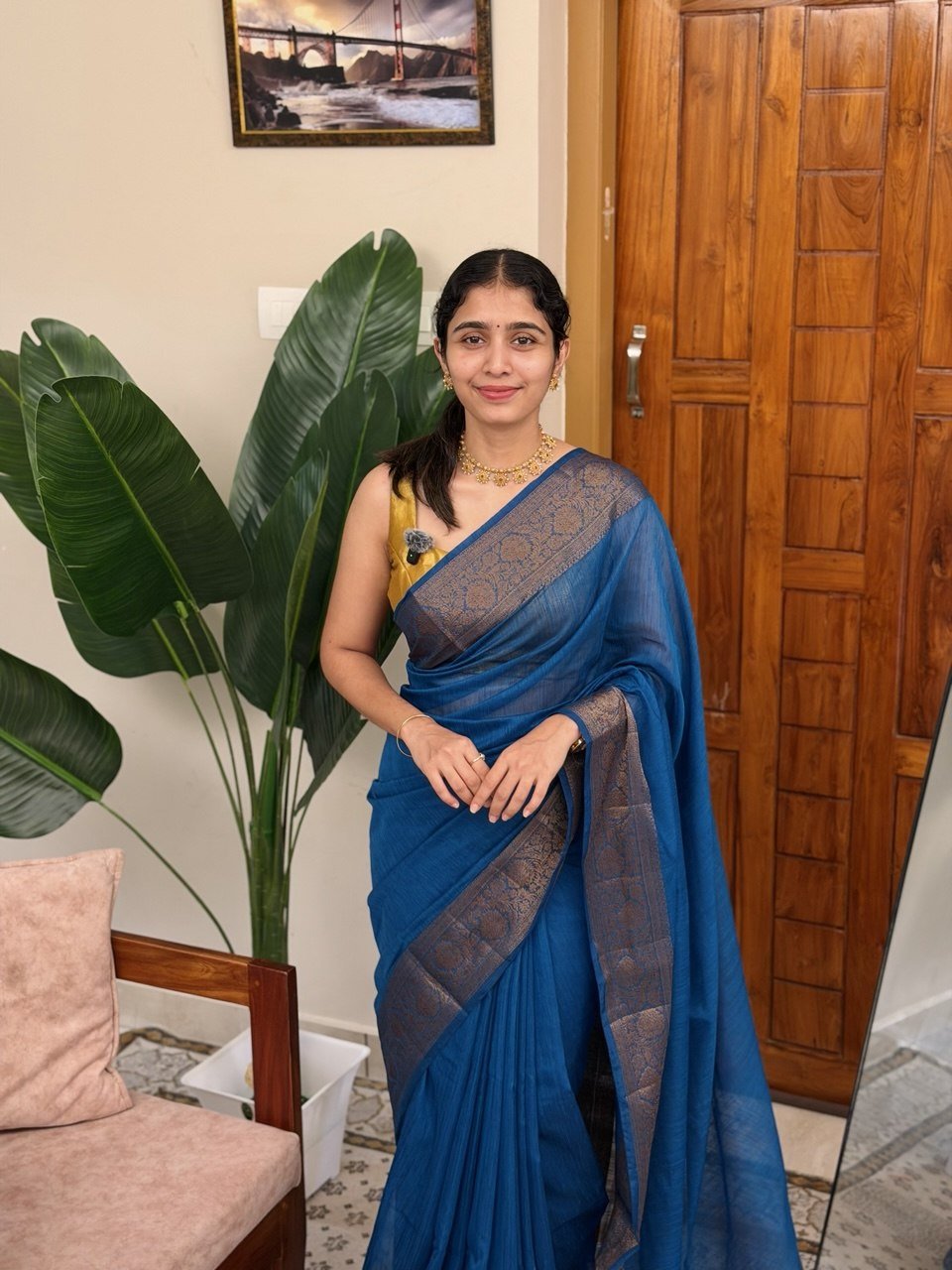 BHAMA PEACOCK BLUE:PREMIUM LINEN JUTE SAREE - aurimo.inBHAMA PEACOCK BLUE:PREMIUM LINEN JUTE SAREE