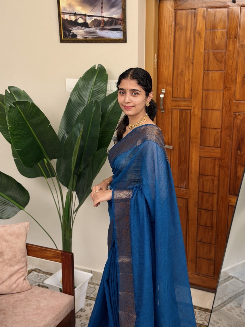 BHAMA PEACOCK BLUE:PREMIUM LINEN JUTE SAREE - aurimo.inBHAMA PEACOCK BLUE:PREMIUM LINEN JUTE SAREE