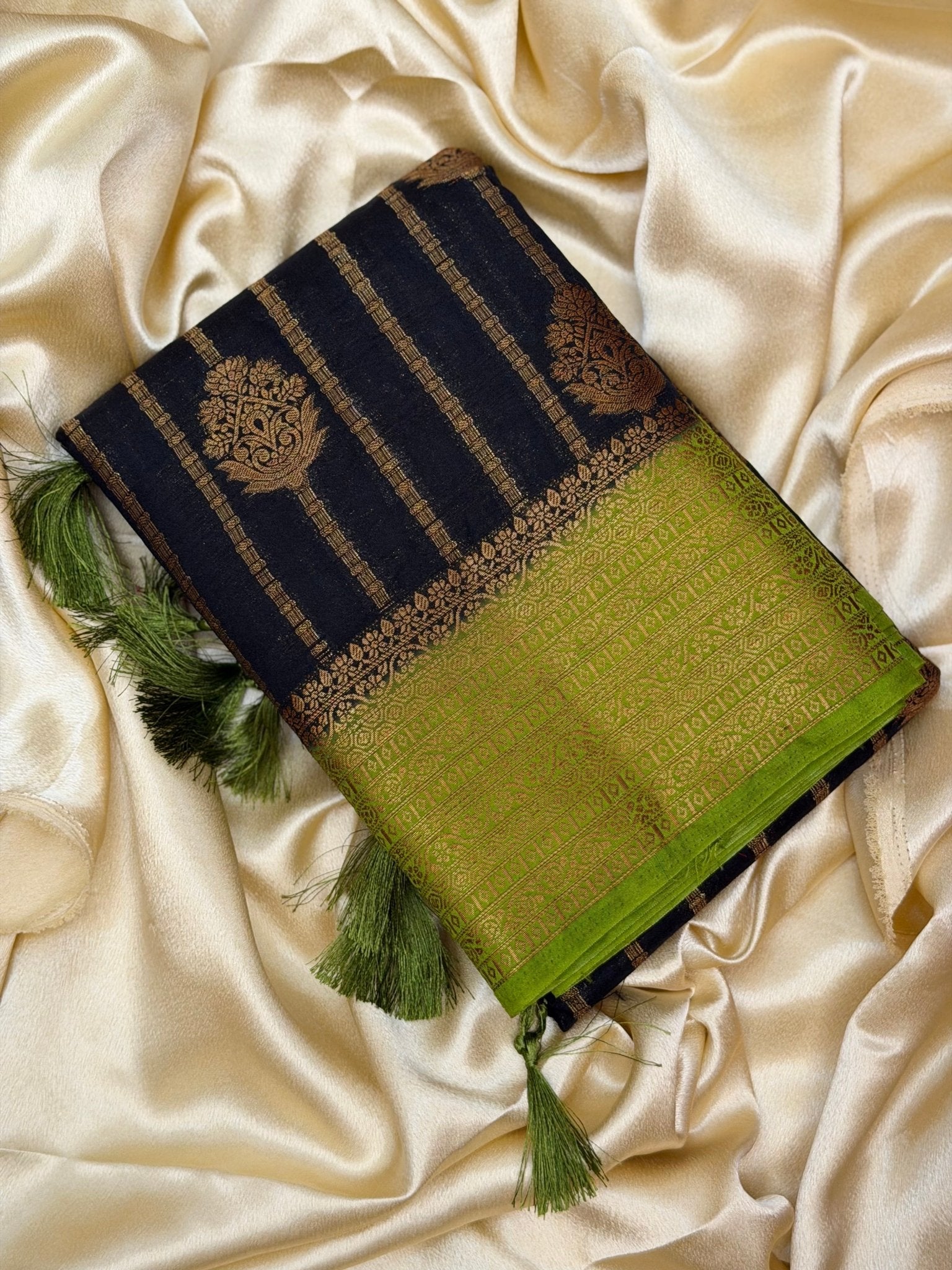 CHANDRA BLACK:SEMI BANARASI SAREE - aurimo.inCHANDRA BLACK:SEMI BANARASI SAREE