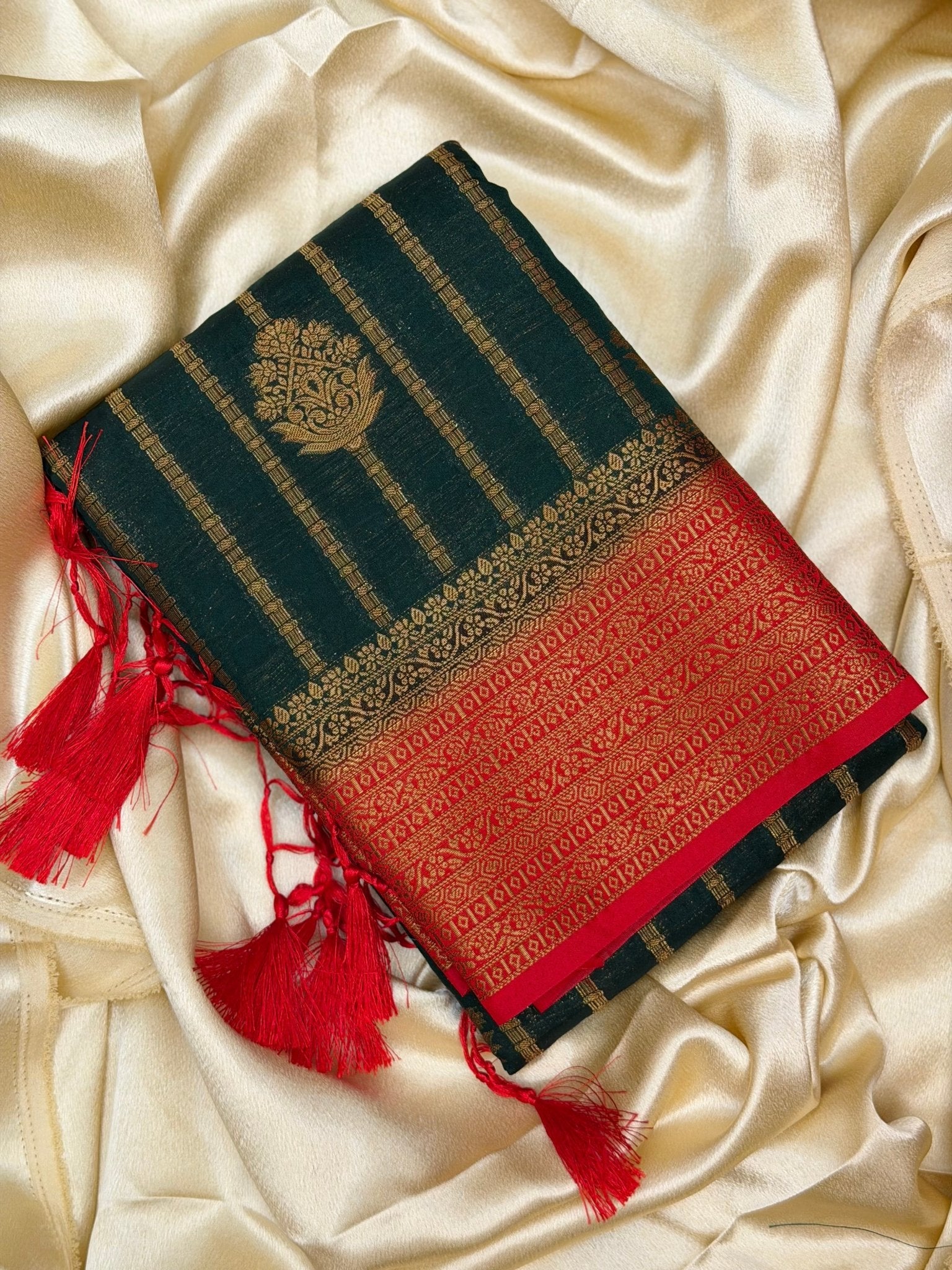 CHANDRA BOTTLE GREEN:SEMI BANARASI SAREE - aurimo.inCHANDRA BOTTLE GREEN:SEMI BANARASI SAREE