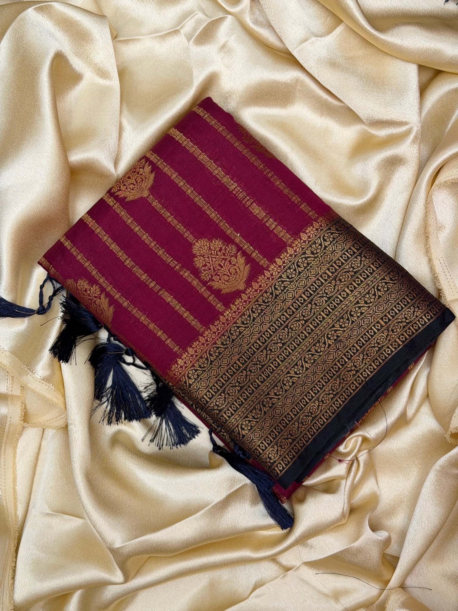 CHANDRA VADAMULLA:SEMI BANARASI SAREE - aurimo.inCHANDRA VADAMULLA:SEMI BANARASI SAREE