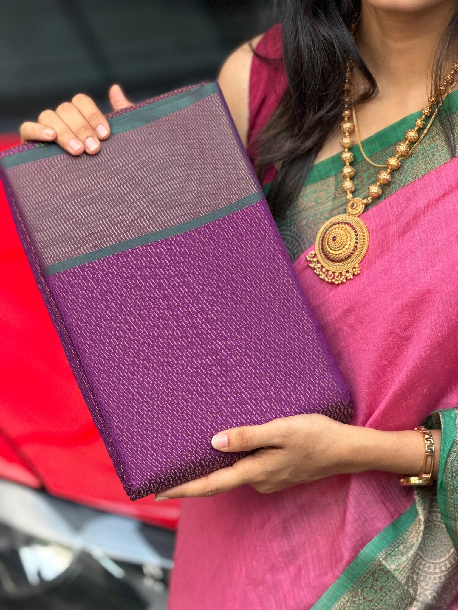 DAISY : BROCADE SAREE - aurimo.inDAISY : BROCADE SAREE