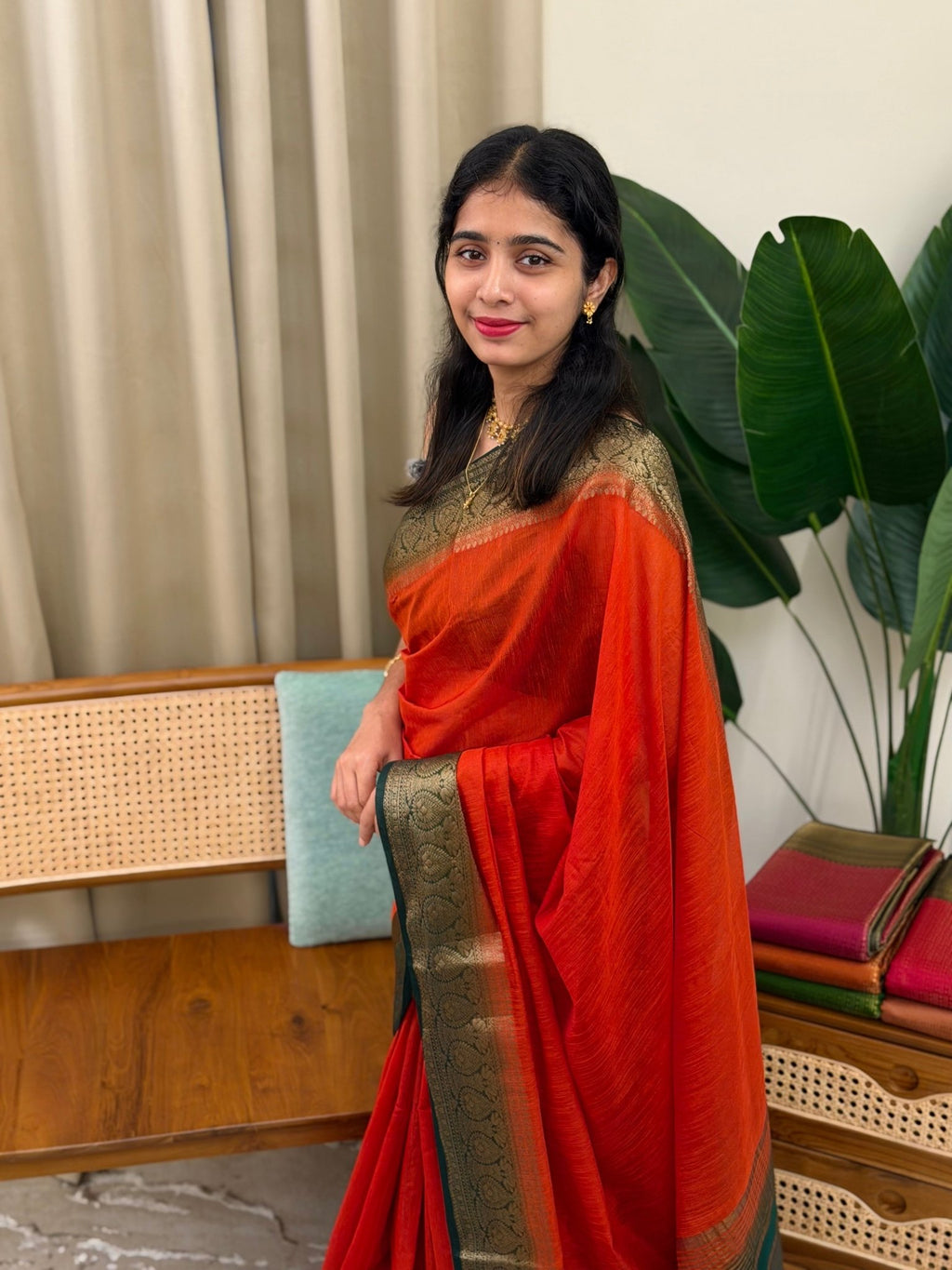 DEEPIKA ORANGE AND GREEN: LINEN JUTE SAREE - aurimo.inDEEPIKA ORANGE AND GREEN: LINEN JUTE SAREE