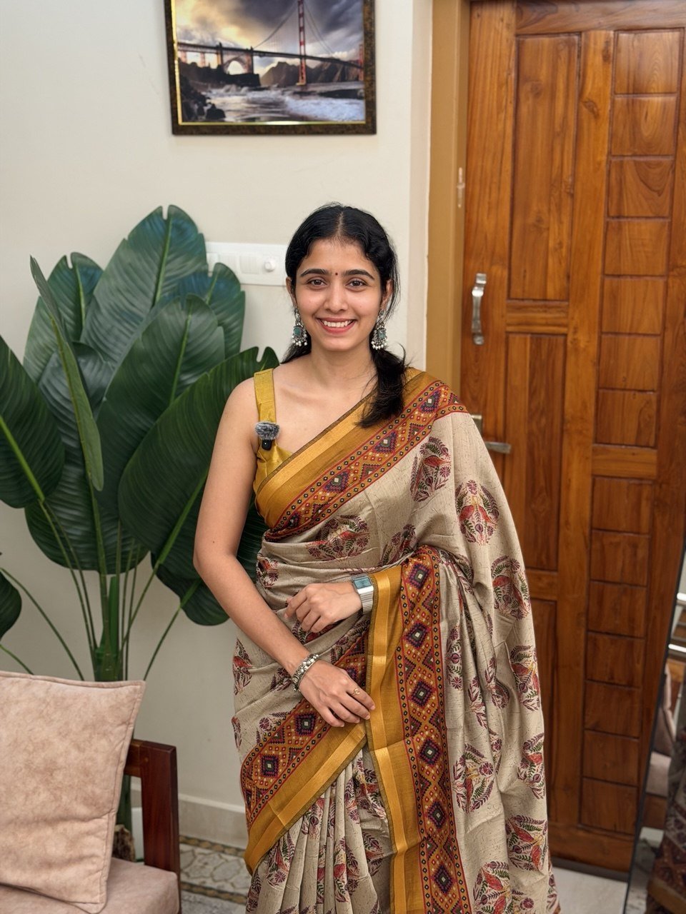 GAYATHRI YELLOW:CHANDERI SILK SAREE - aurimo.inGAYATHRI YELLOW:CHANDERI SILK SAREE