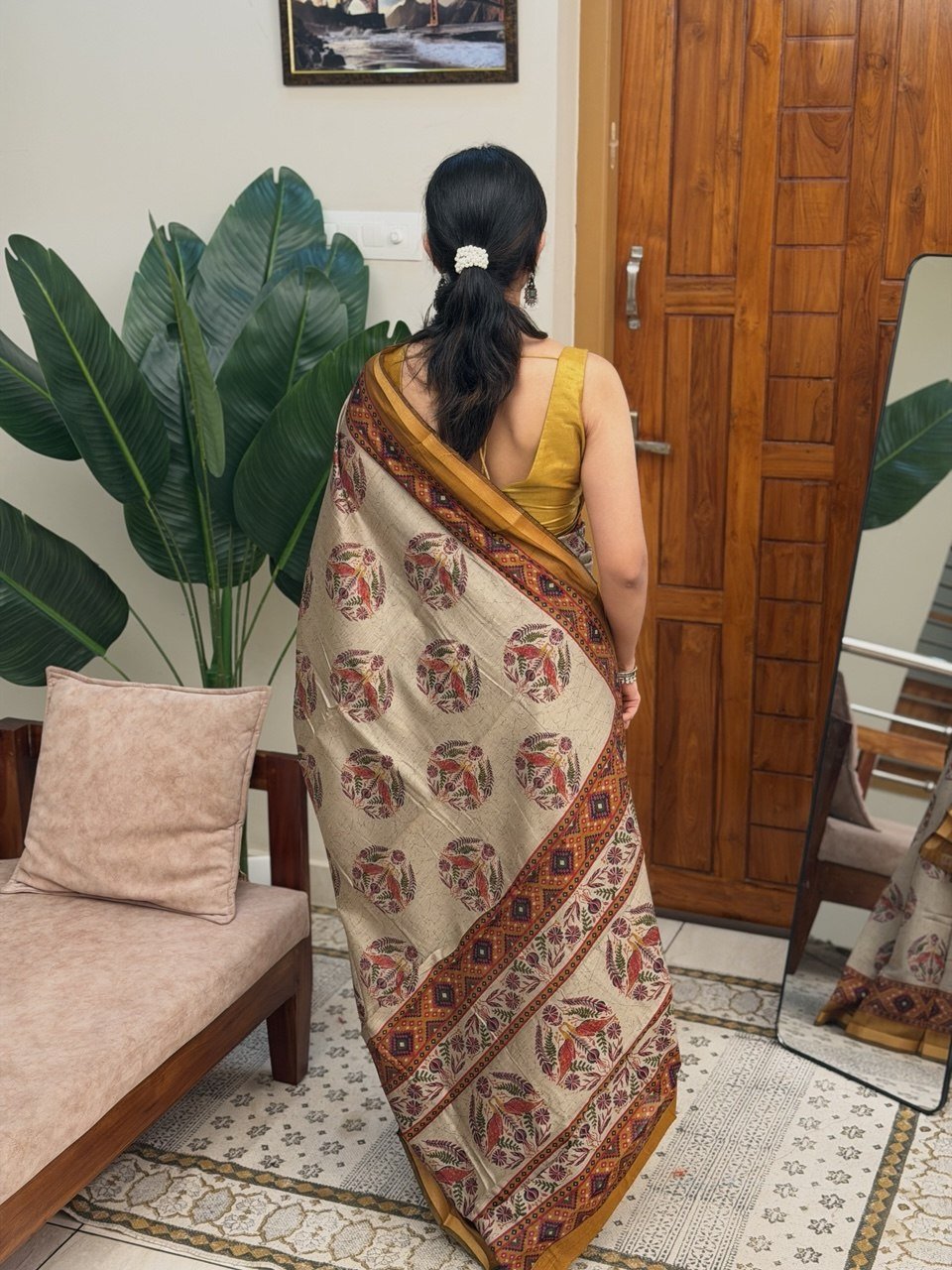 GAYATHRI YELLOW:CHANDERI SILK SAREE - aurimo.inGAYATHRI YELLOW:CHANDERI SILK SAREE