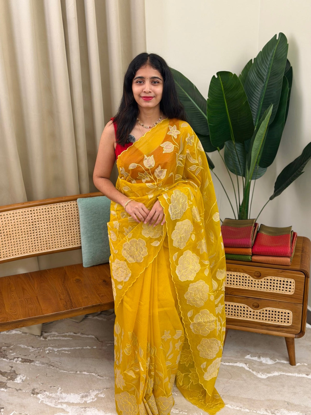 JASMINE YELLOW:PREMIUM ORGANZA SAREE - aurimo.inJASMINE YELLOW:PREMIUM ORGANZA SAREE
