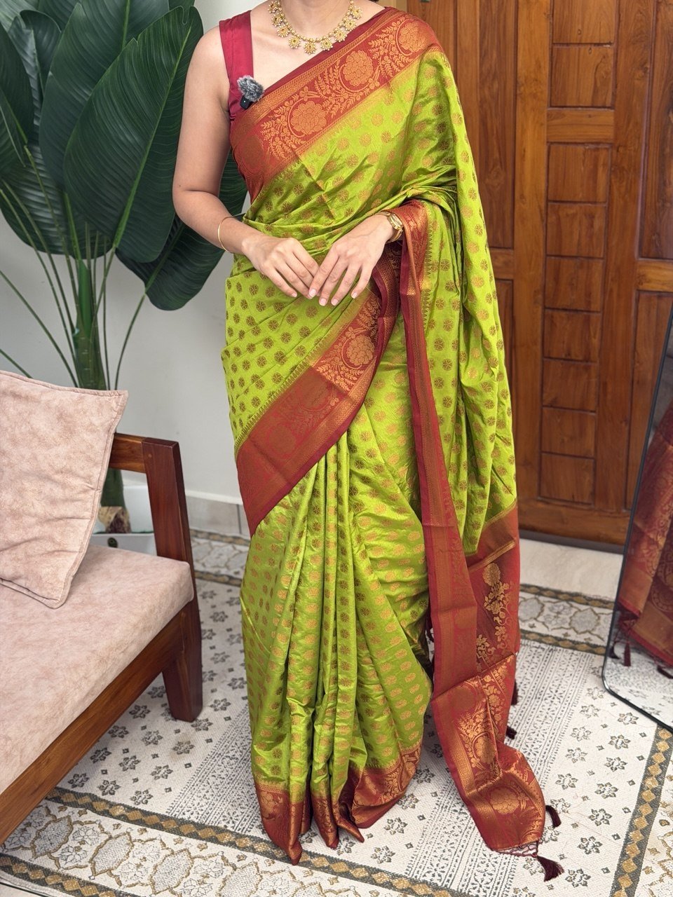 KAJAL:SEMI BANARASI SAREE - aurimo.inKAJAL:SEMI BANARASI SAREE