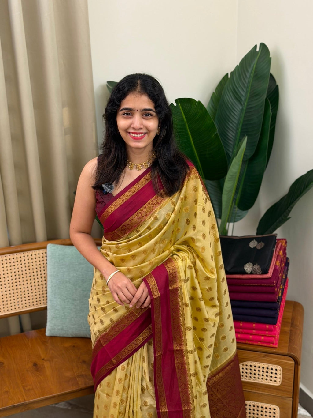 KANCHANA CHICKOO:SEMI BANARASI SAREE - aurimo.inKANCHANA CHICKOO:SEMI BANARASI SAREE