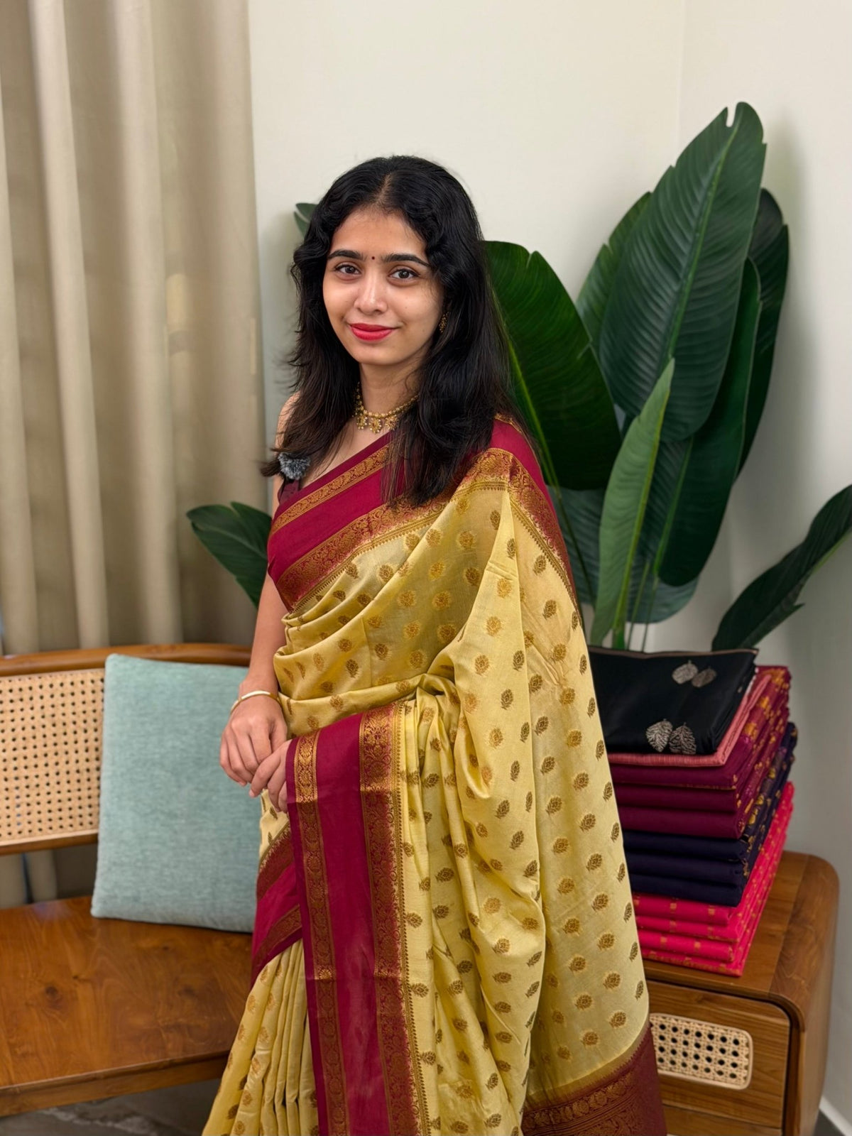 KANCHANA CHICKOO:SEMI BANARASI SAREE - aurimo.inKANCHANA CHICKOO:SEMI BANARASI SAREE
