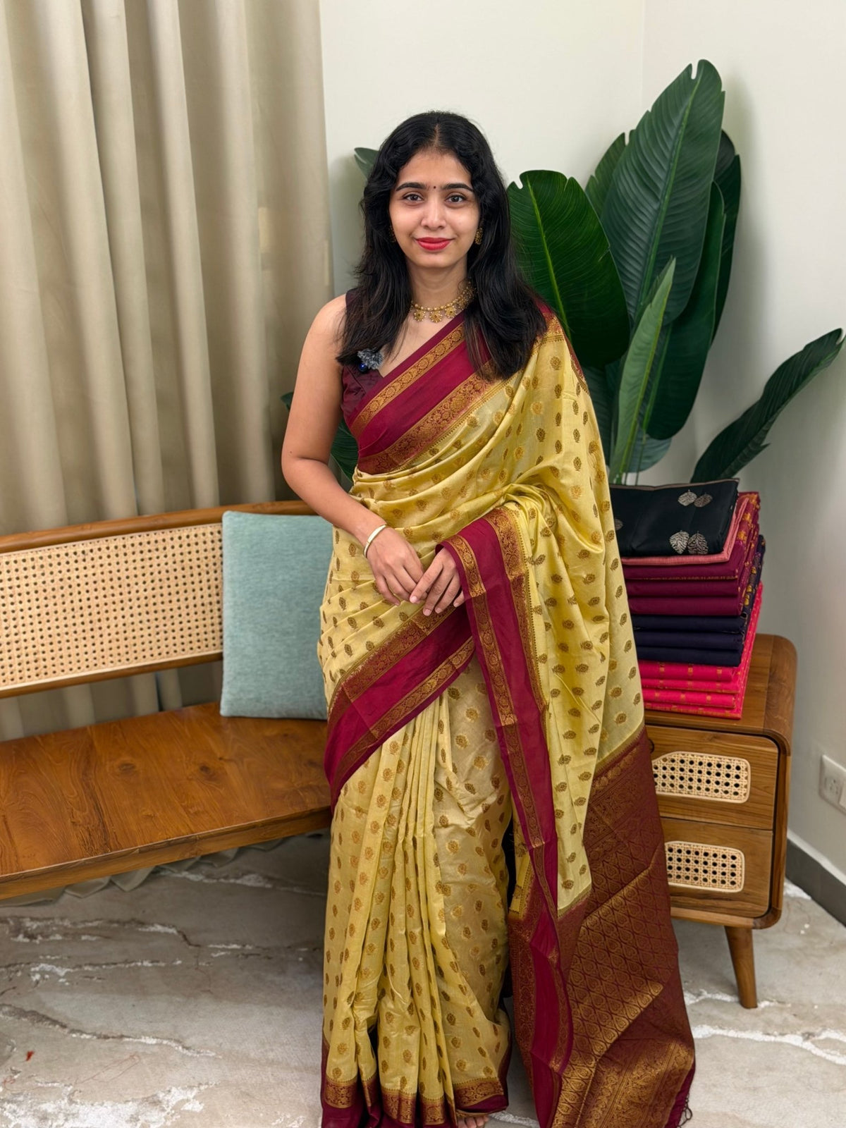 KANCHANA CHICKOO:SEMI BANARASI SAREE - aurimo.inKANCHANA CHICKOO:SEMI BANARASI SAREE