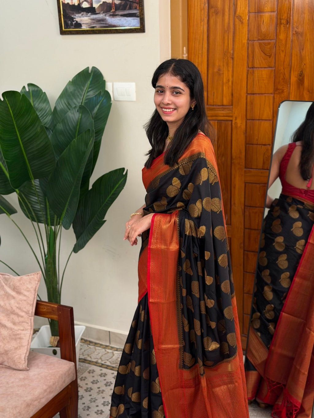 KANIHA BLACK AND REF:SEMI BANARASI SAREE - aurimo.inKANIHA BLACK AND REF:SEMI BANARASI SAREE