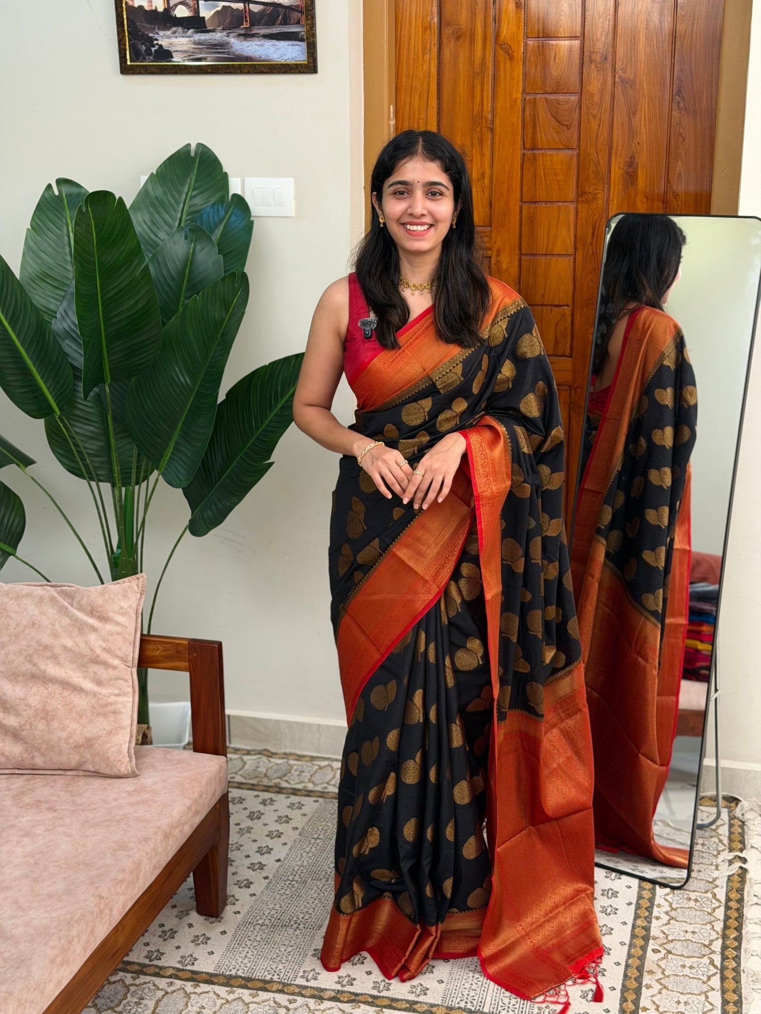 KANIHA BLACK AND REF:SEMI BANARASI SAREE - aurimo.inKANIHA BLACK AND REF:SEMI BANARASI SAREE