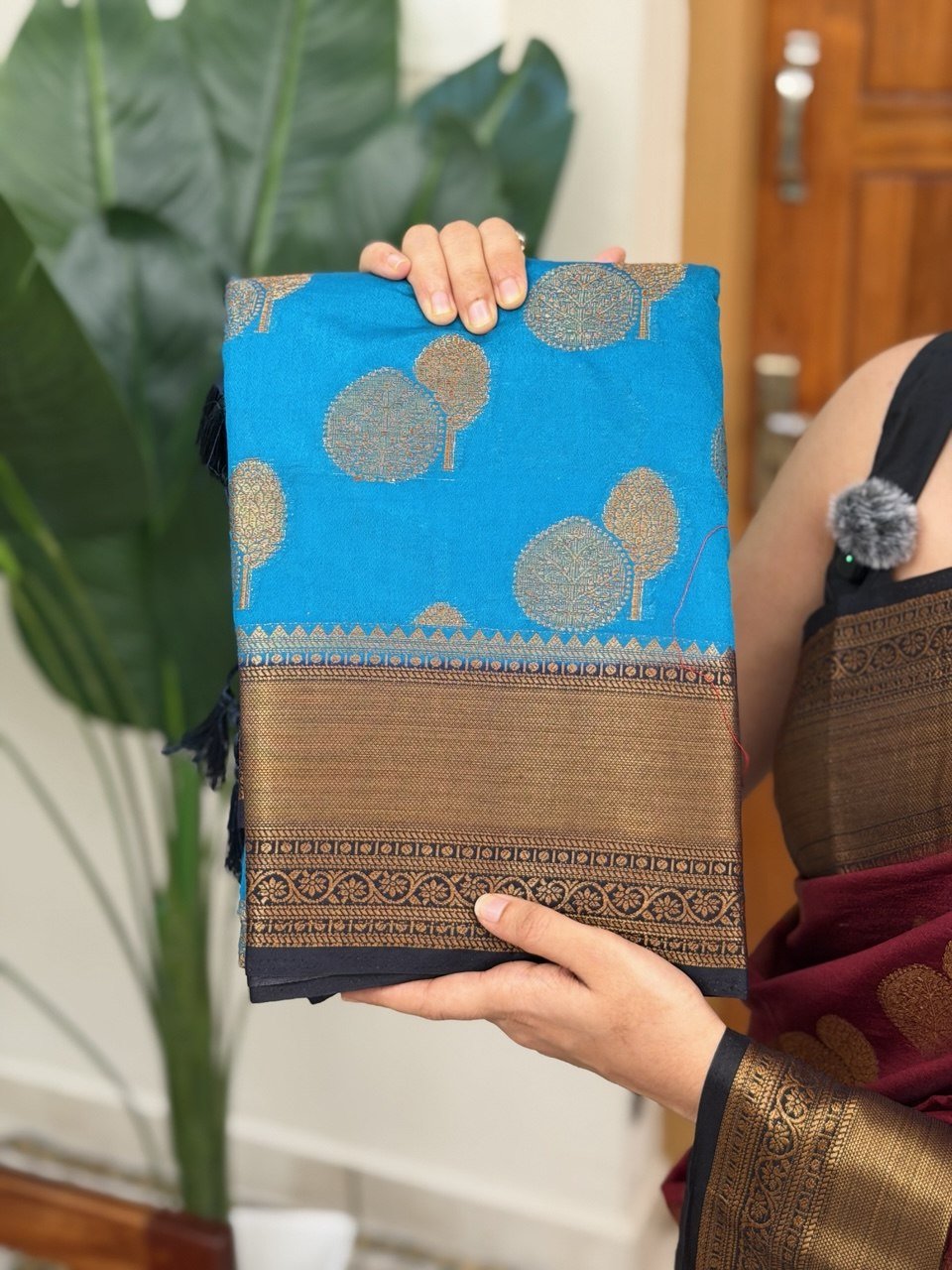 KANIHA BLUE:SEMI BANARASI SAREE - aurimo.inKANIHA BLUE:SEMI BANARASI SAREE