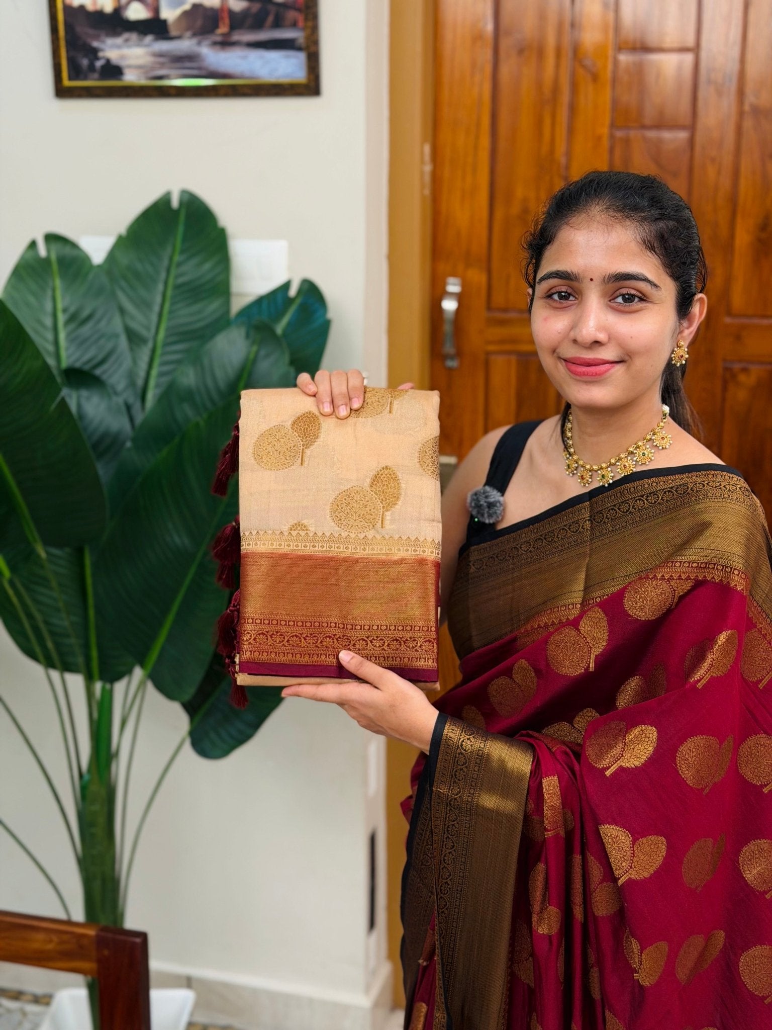 KANIHA CHICKOO AND MAROON:SEMI BANARASI SAREE - aurimo.inKANIHA CHICKOO AND MAROON:SEMI BANARASI SAREE