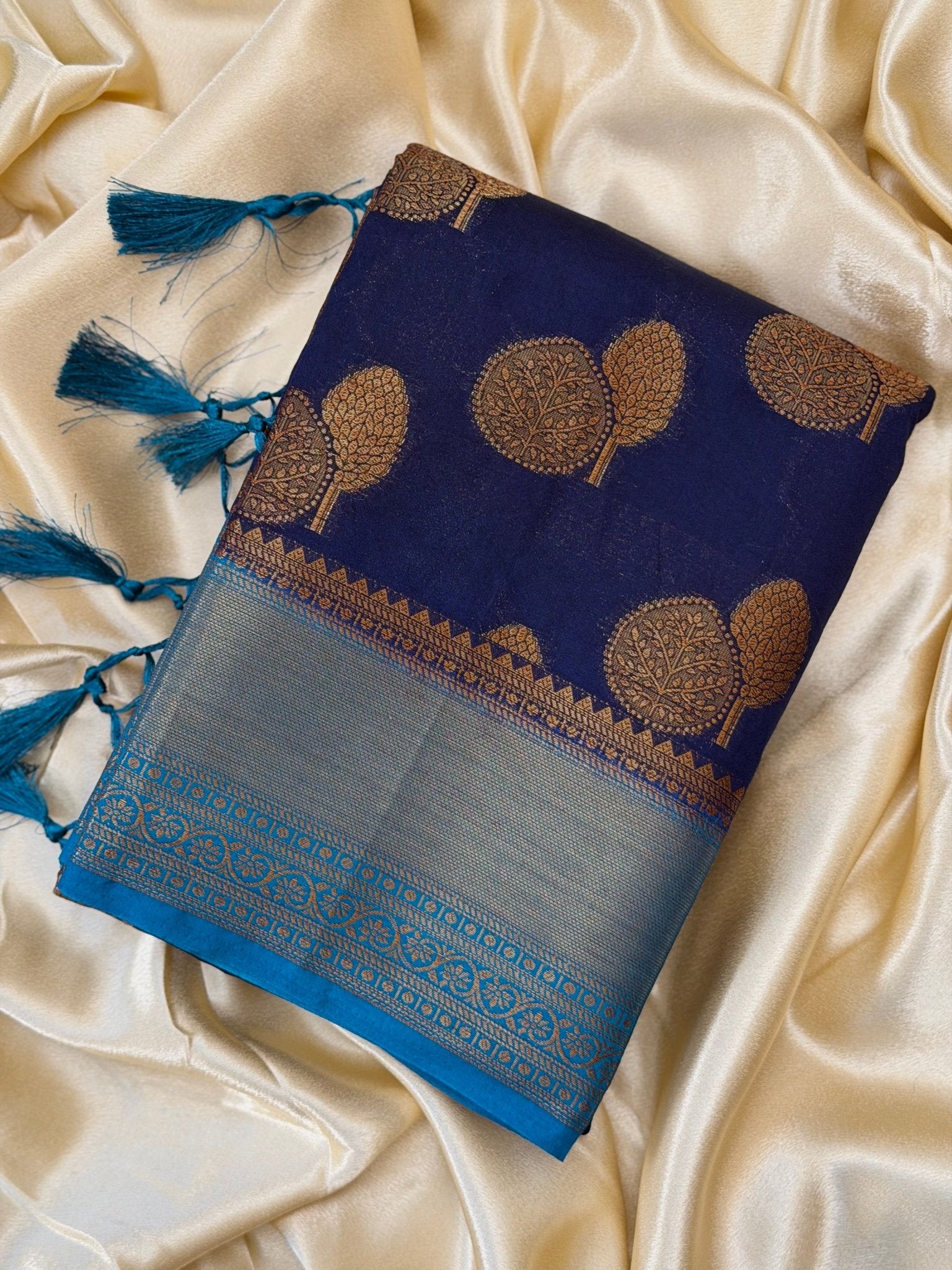 KANIHA NAVY BLUE:SEMI BANARASI SAREE - aurimo.inKANIHA NAVY BLUE:SEMI BANARASI SAREE