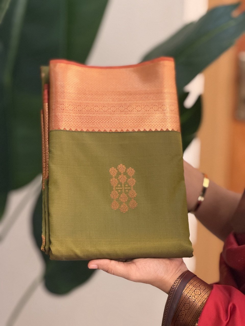 KARTHIKA GREEN:SOFT SILK SAREE - aurimo.inKARTHIKA GREEN:SOFT SILK SAREE
