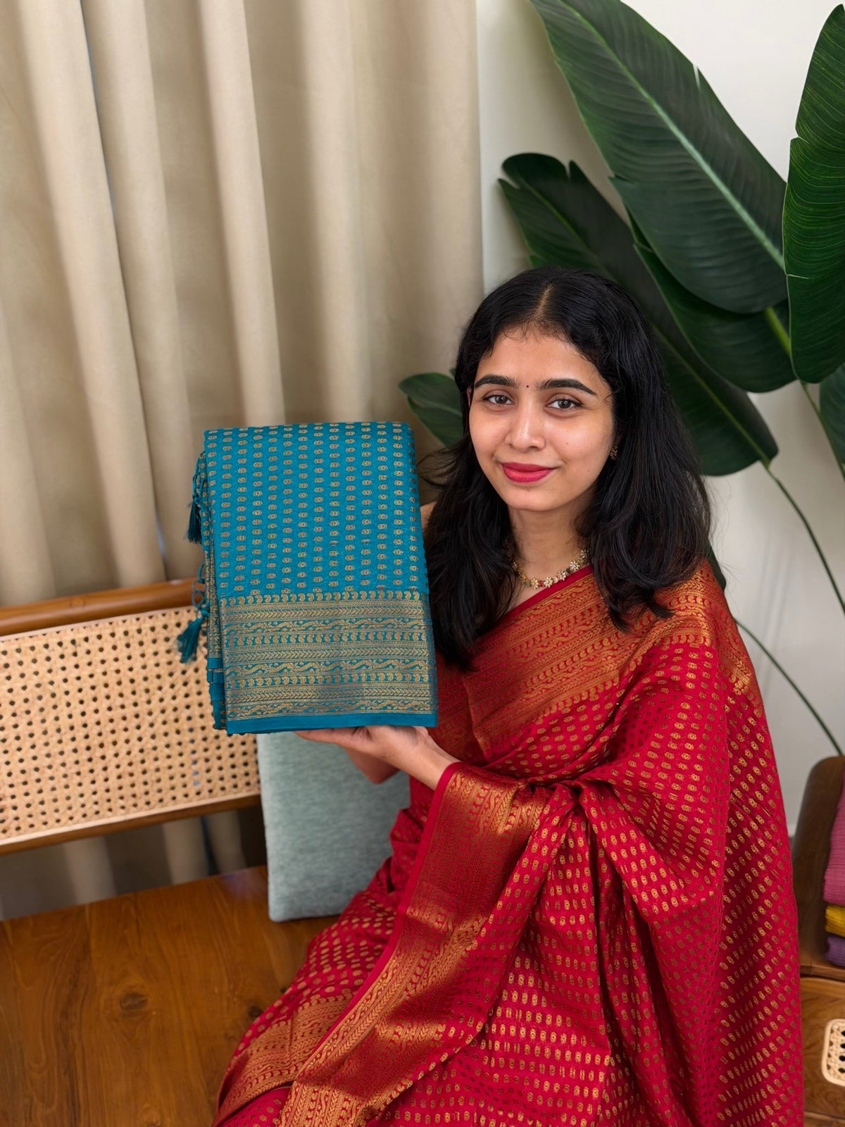 KRISHNA PEACOCK GREEN:SEMI BANARASI SAREE - aurimo.inKRISHNA PEACOCK GREEN:SEMI BANARASI SAREE
