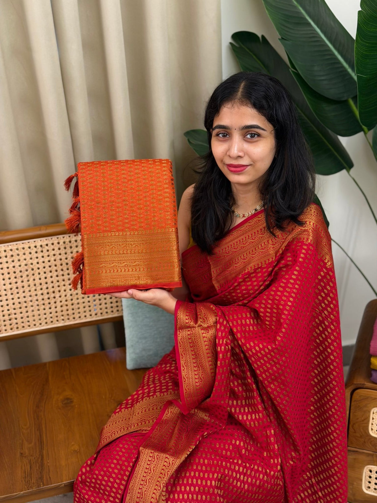 KRISHNA PEACOCK GREEN:SEMI BANARASI SAREE - aurimo.inKRISHNA PEACOCK GREEN:SEMI BANARASI SAREE