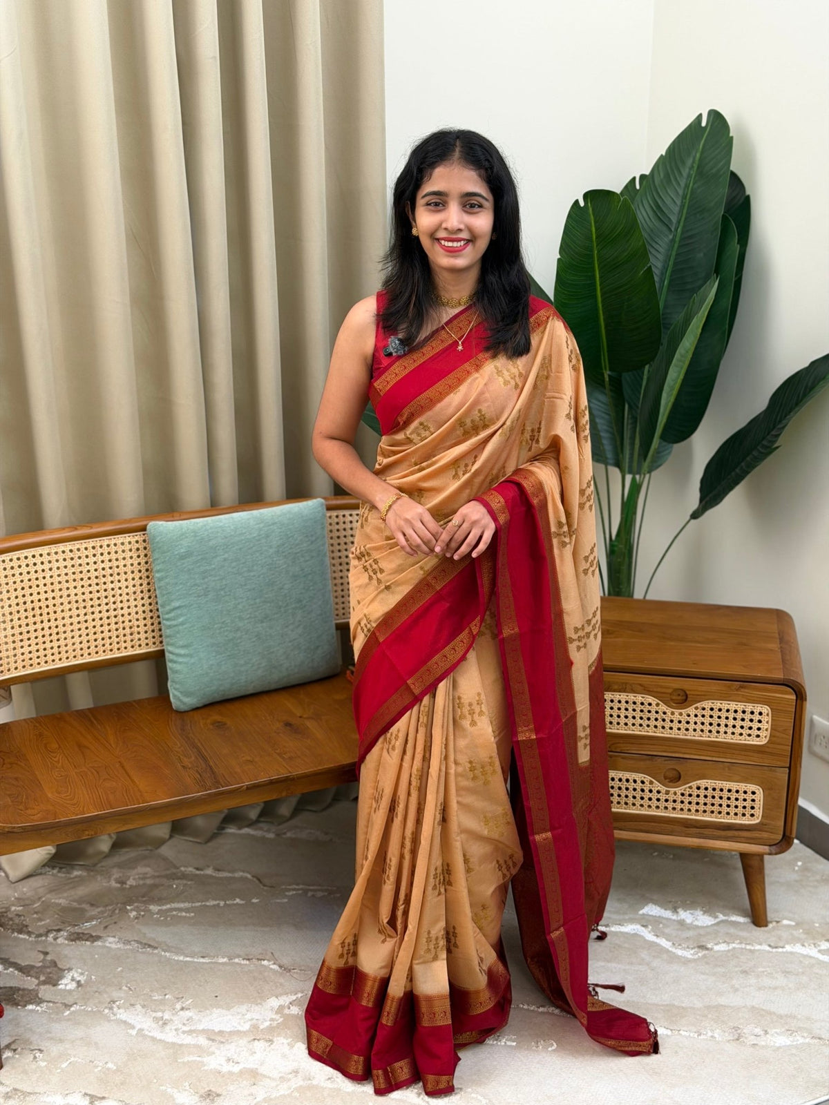 LIYA CHICKOO:SEMI BANARASI SAREE - aurimo.inLIYA CHICKOO:SEMI BANARASI SAREE