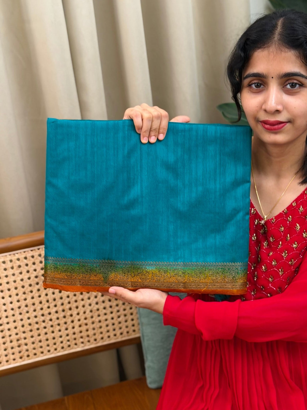 MADHU PEACOCK :PREMIUM JUTE SILK SAREE - aurimo.inMADHU PEACOCK :PREMIUM JUTE SILK SAREE