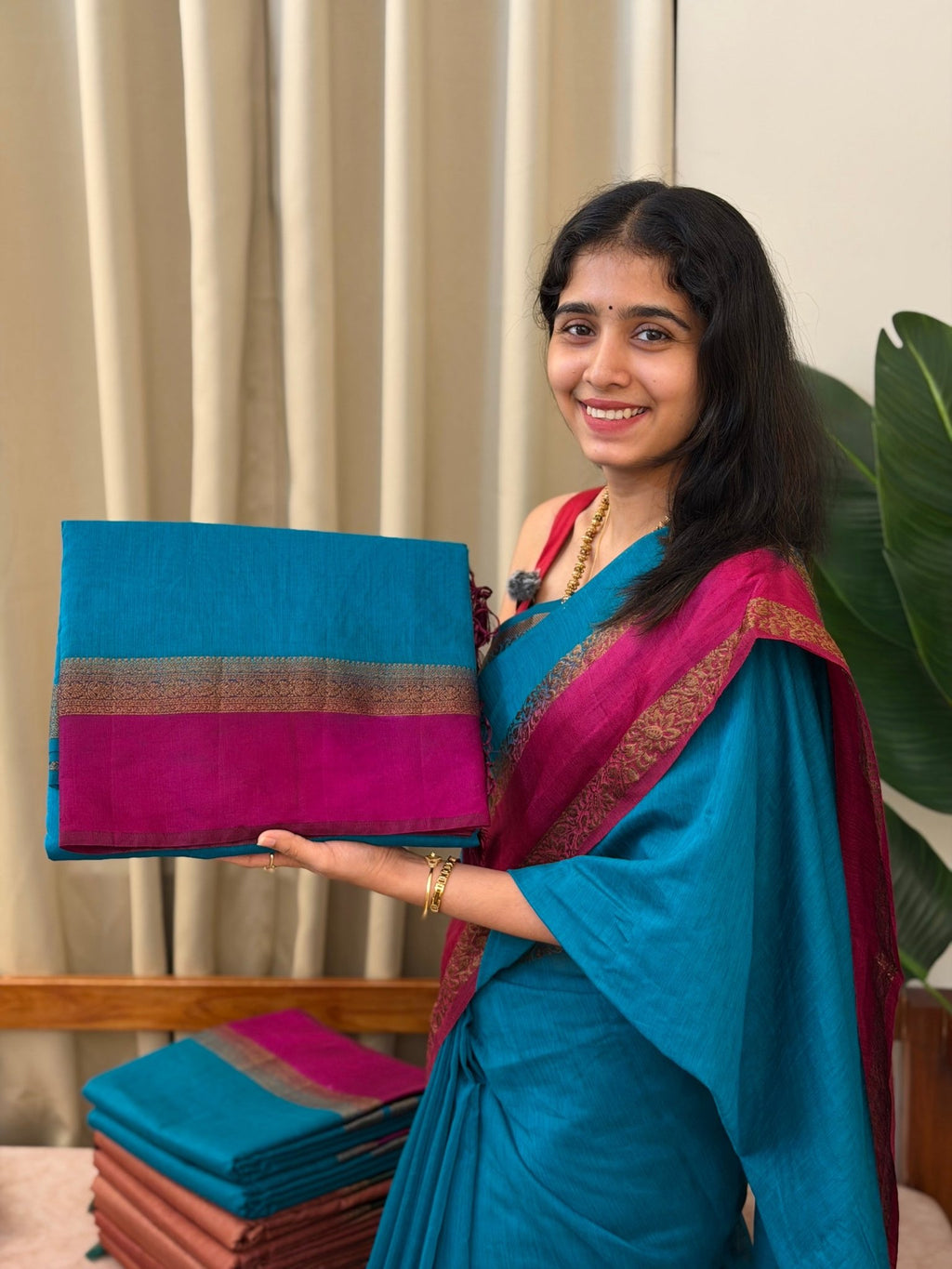 MALLIKA PEACOCK:PREMIUM LINEN JUTE SAREE SINGLE BOARDER - aurimo.inMALLIKA PEACOCK:PREMIUM LINEN JUTE SAREE SINGLE BOARDER