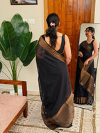 MANIKYA BLACK:PREMIUM LINEN JUTE SAREE - aurimo.inMANIKYA BLACK:PREMIUM LINEN JUTE SAREE