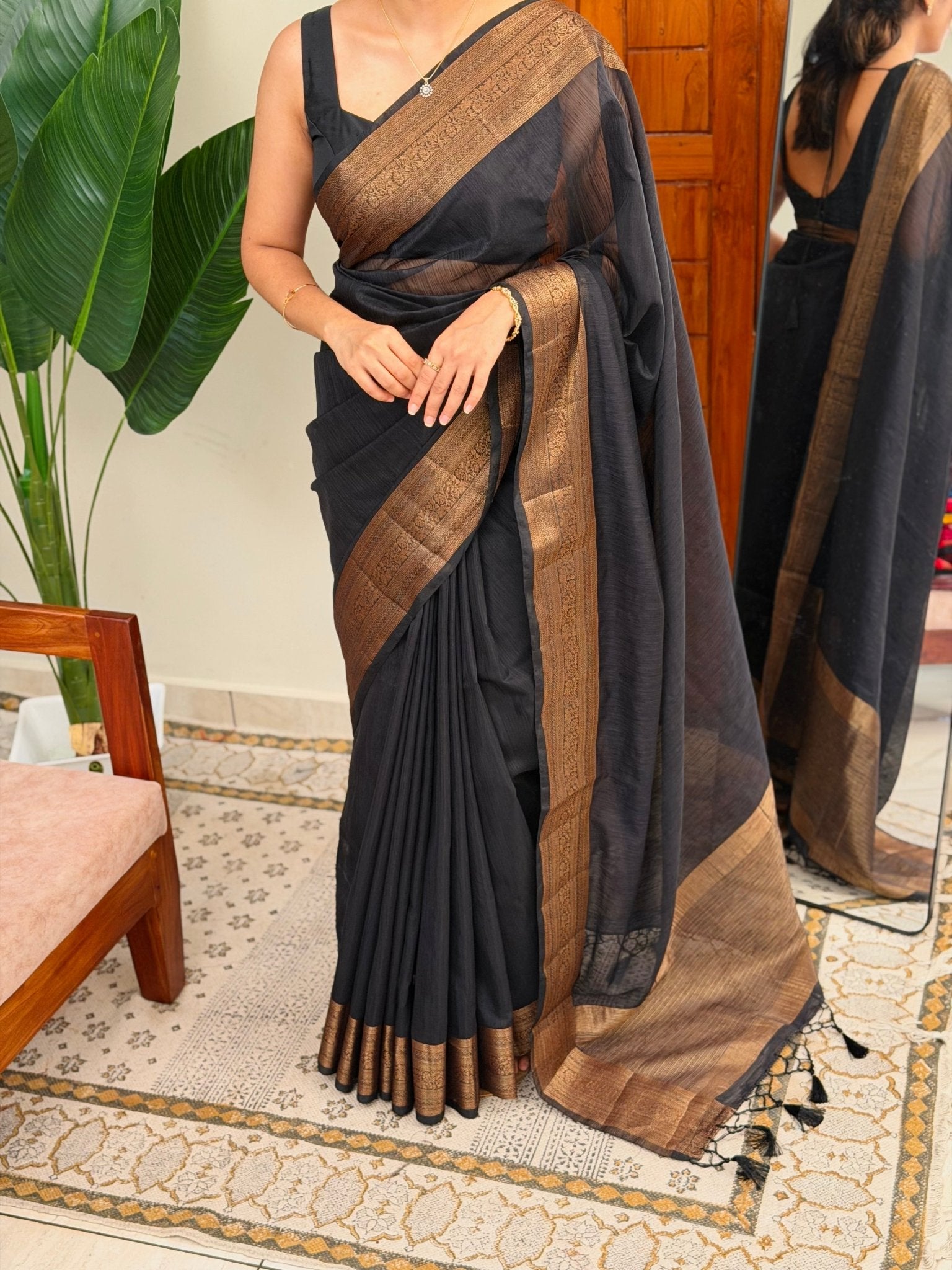 MANIKYA BLACK:PREMIUM LINEN JUTE SAREE - aurimo.inMANIKYA BLACK:PREMIUM LINEN JUTE SAREE