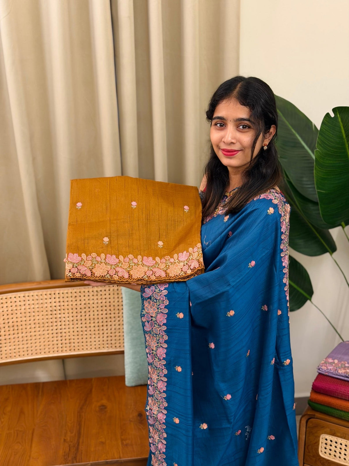 MEENA YELLOW:PREMIUM SEMI TUSSER SILK SAREE - aurimo.inMEENA YELLOW:PREMIUM SEMI TUSSER SILK SAREE