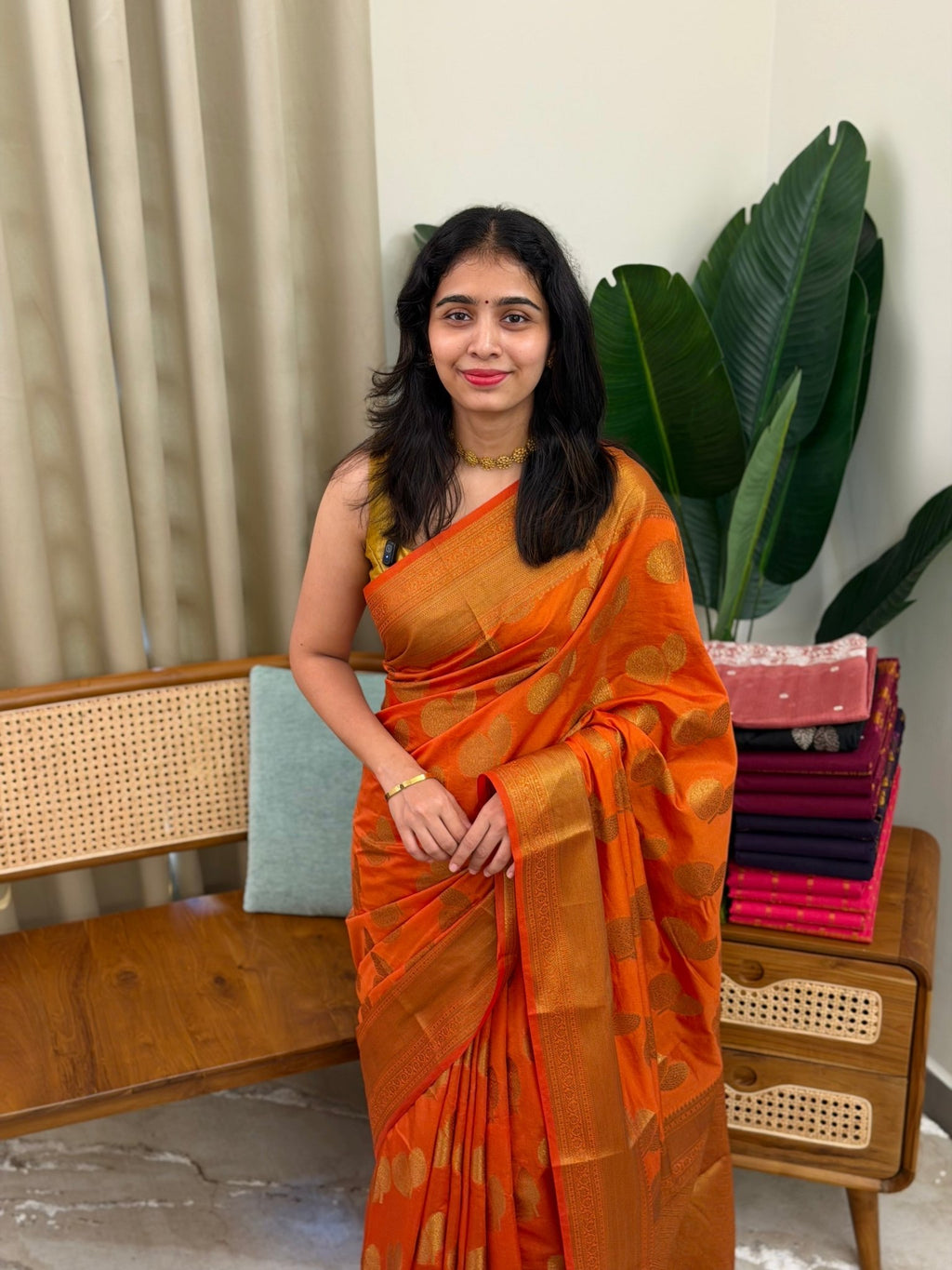 MEENAKSHI ORANGE:SEMI BANARASI SAREE - aurimo.inMEENAKSHI ORANGE:SEMI BANARASI SAREE