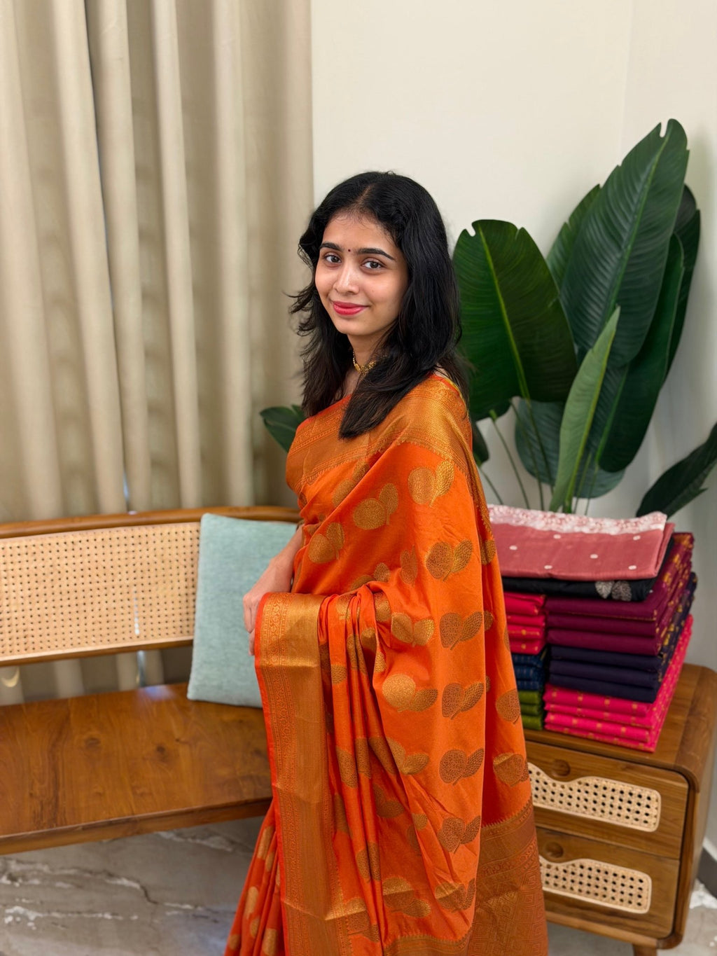 MEENAKSHI ORANGE:SEMI BANARASI SAREE - aurimo.inMEENAKSHI ORANGE:SEMI BANARASI SAREE