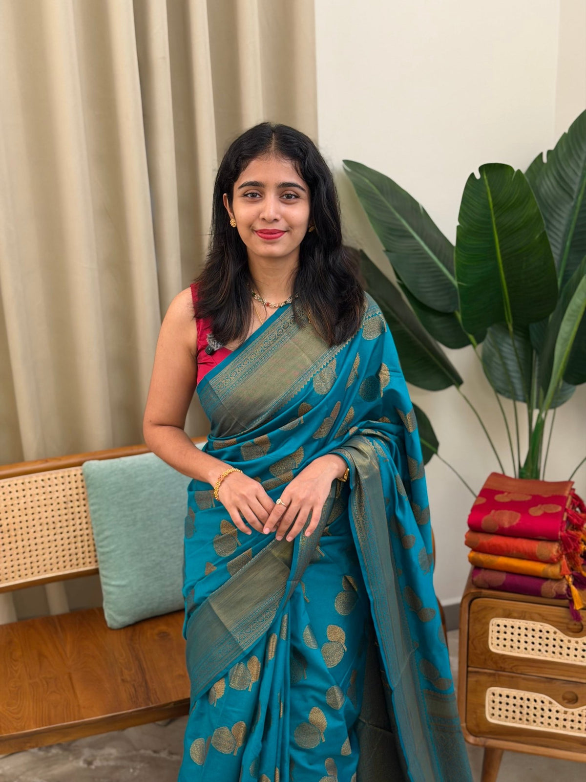 MEENAKSHI PEACOCK GREEN:SEMI BANARASI SAREE - aurimo.inMEENAKSHI PEACOCK GREEN:SEMI BANARASI SAREE