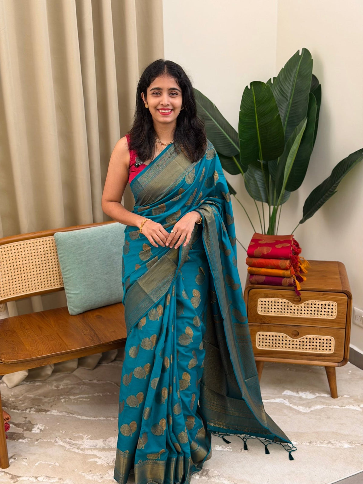 MEENAKSHI PEACOCK GREEN:SEMI BANARASI SAREE - aurimo.inMEENAKSHI PEACOCK GREEN:SEMI BANARASI SAREE