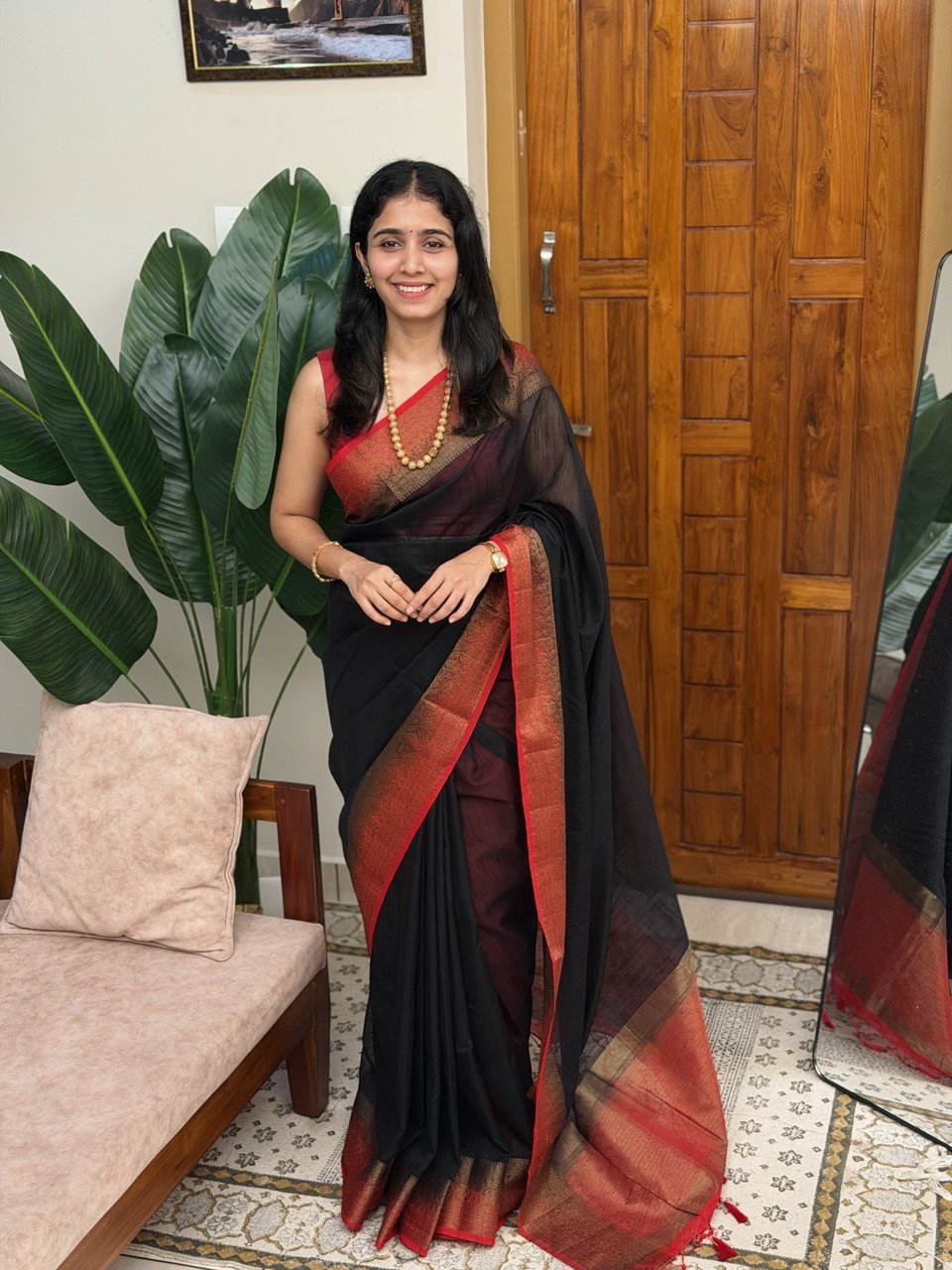 MENAKA BLACK AND RED :PREMIUM LINEN JUTE SAREE - aurimo.inMENAKA BLACK AND RED :PREMIUM LINEN JUTE SAREE