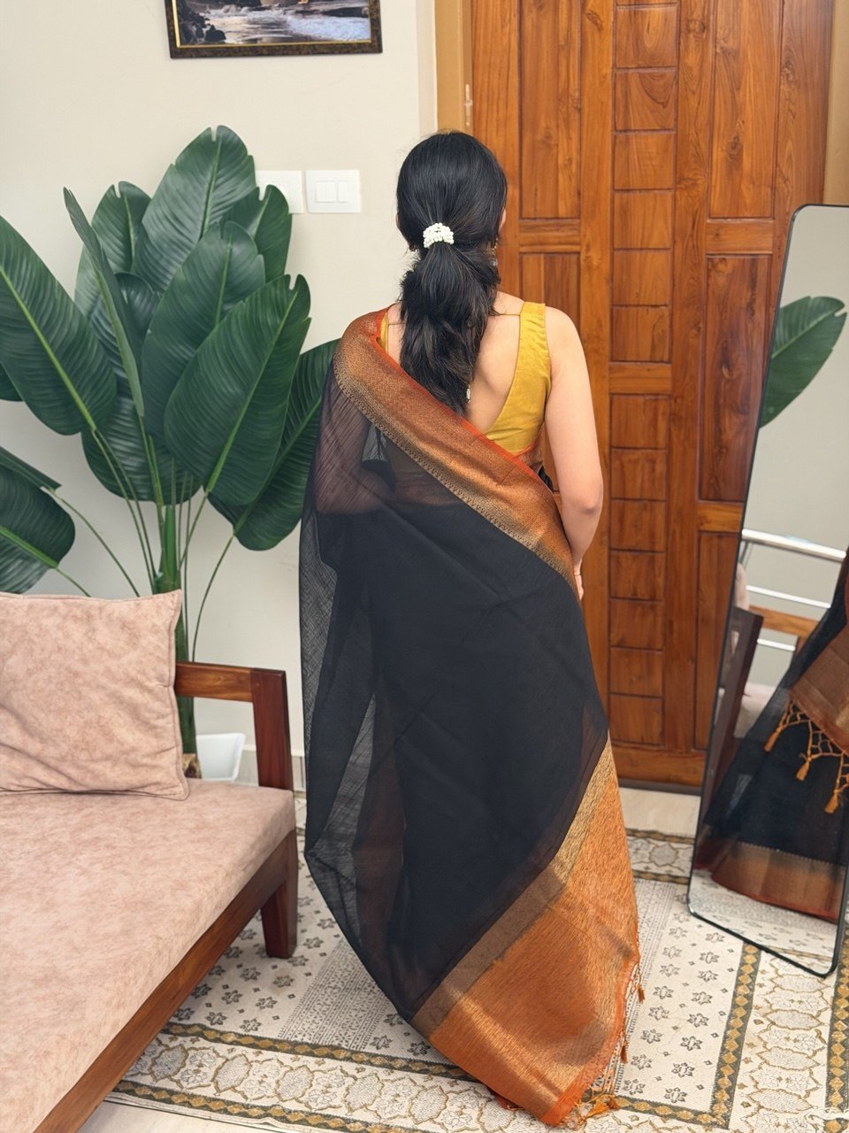 MENAKA BLACK AND YELLOW:PREMIUM LINEN JUTE SAREE - aurimo.inMENAKA BLACK AND YELLOW:PREMIUM LINEN JUTE SAREE
