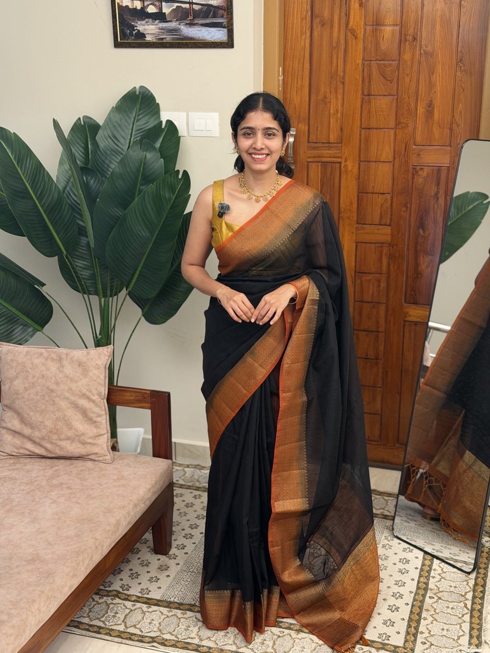 MENAKA BLACK AND YELLOW:PREMIUM LINEN JUTE SAREE - aurimo.inMENAKA BLACK AND YELLOW:PREMIUM LINEN JUTE SAREE