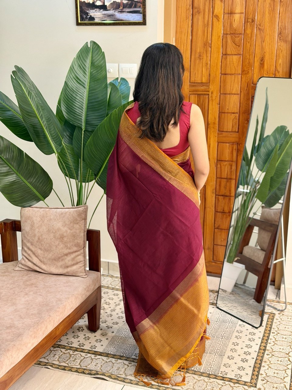 MENAKA WINE MAROON AND YELLOW:PREMIUM LINEN JUTE SAREE - aurimo.inMENAKA WINE MAROON AND YELLOW:PREMIUM LINEN JUTE SAREE