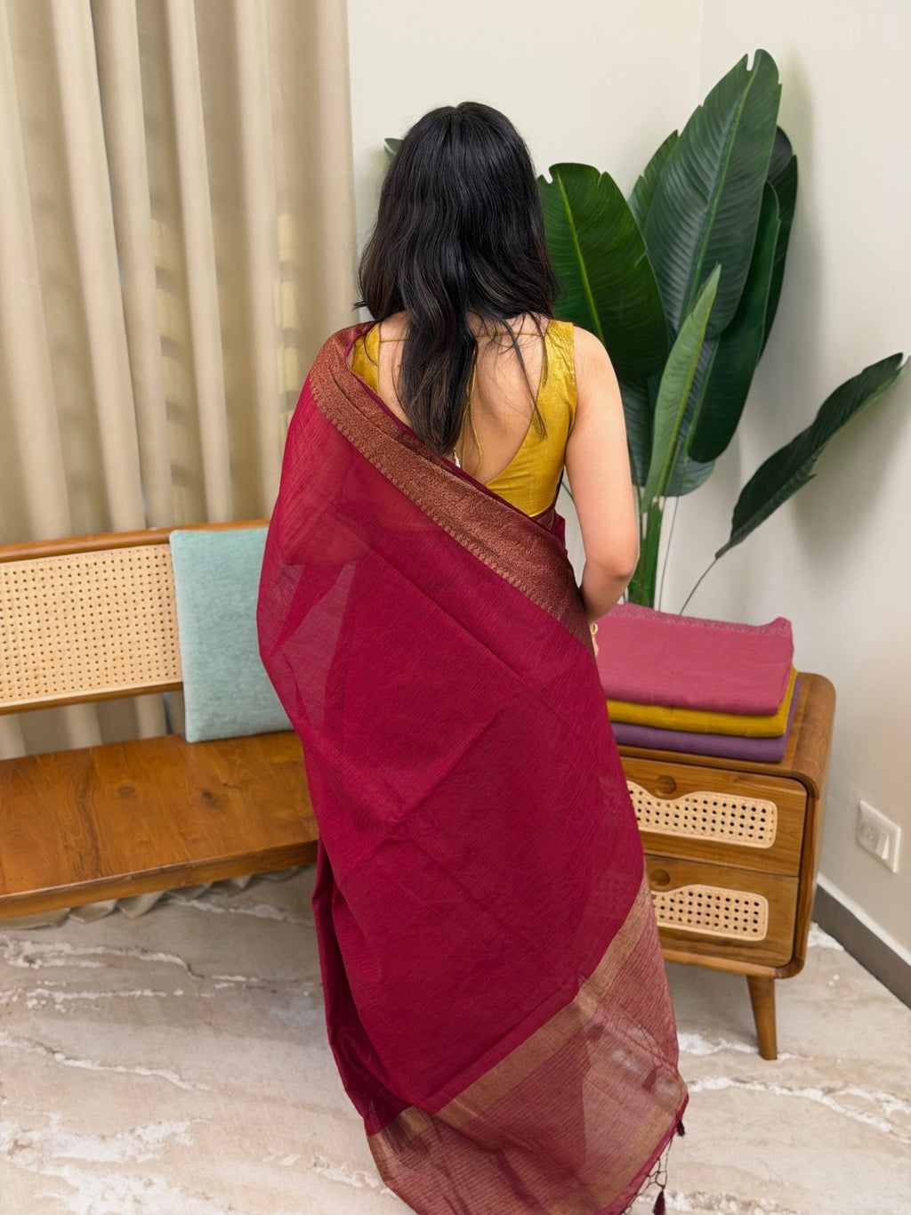 NAYAN:PREMIUM LINEN JUTE SAREE MAROON - aurimo.inNAYAN:PREMIUM LINEN JUTE SAREE MAROON