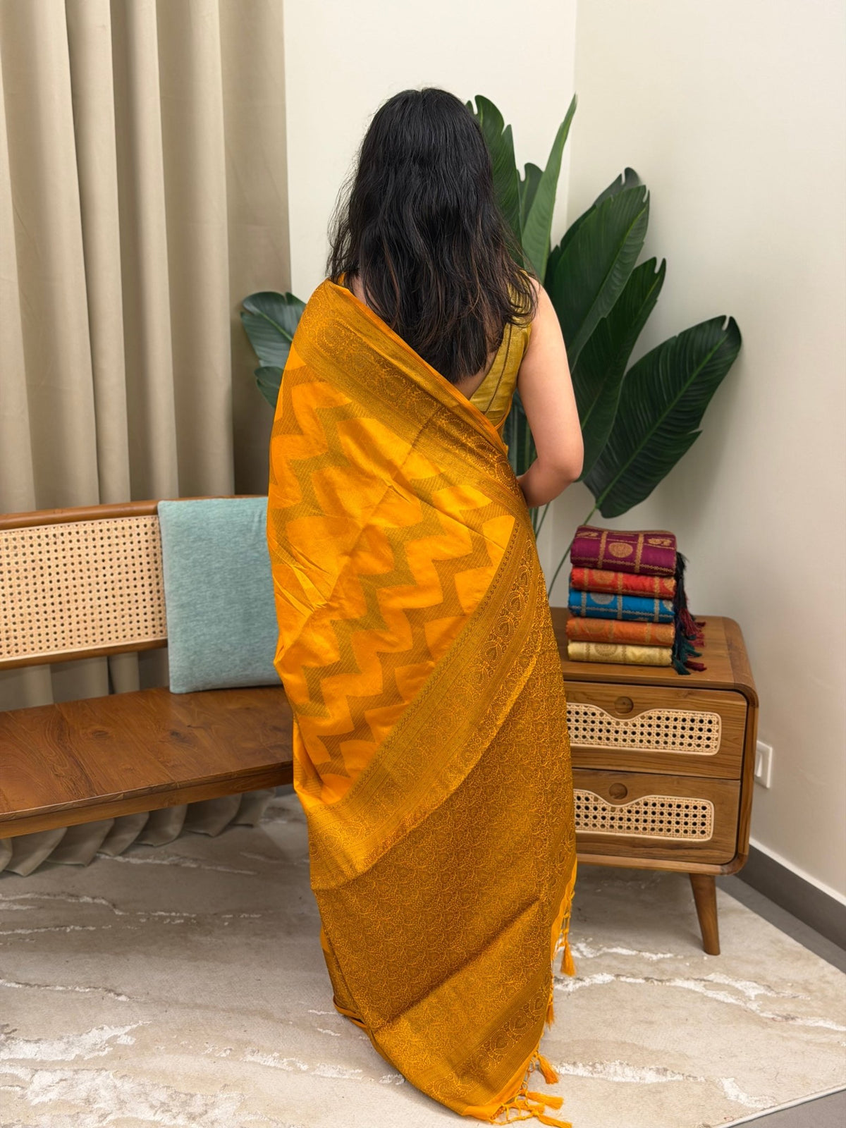PANCHAMI YELLOW:SEMI BANARASI SAREE - aurimo.inPANCHAMI YELLOW:SEMI BANARASI SAREE