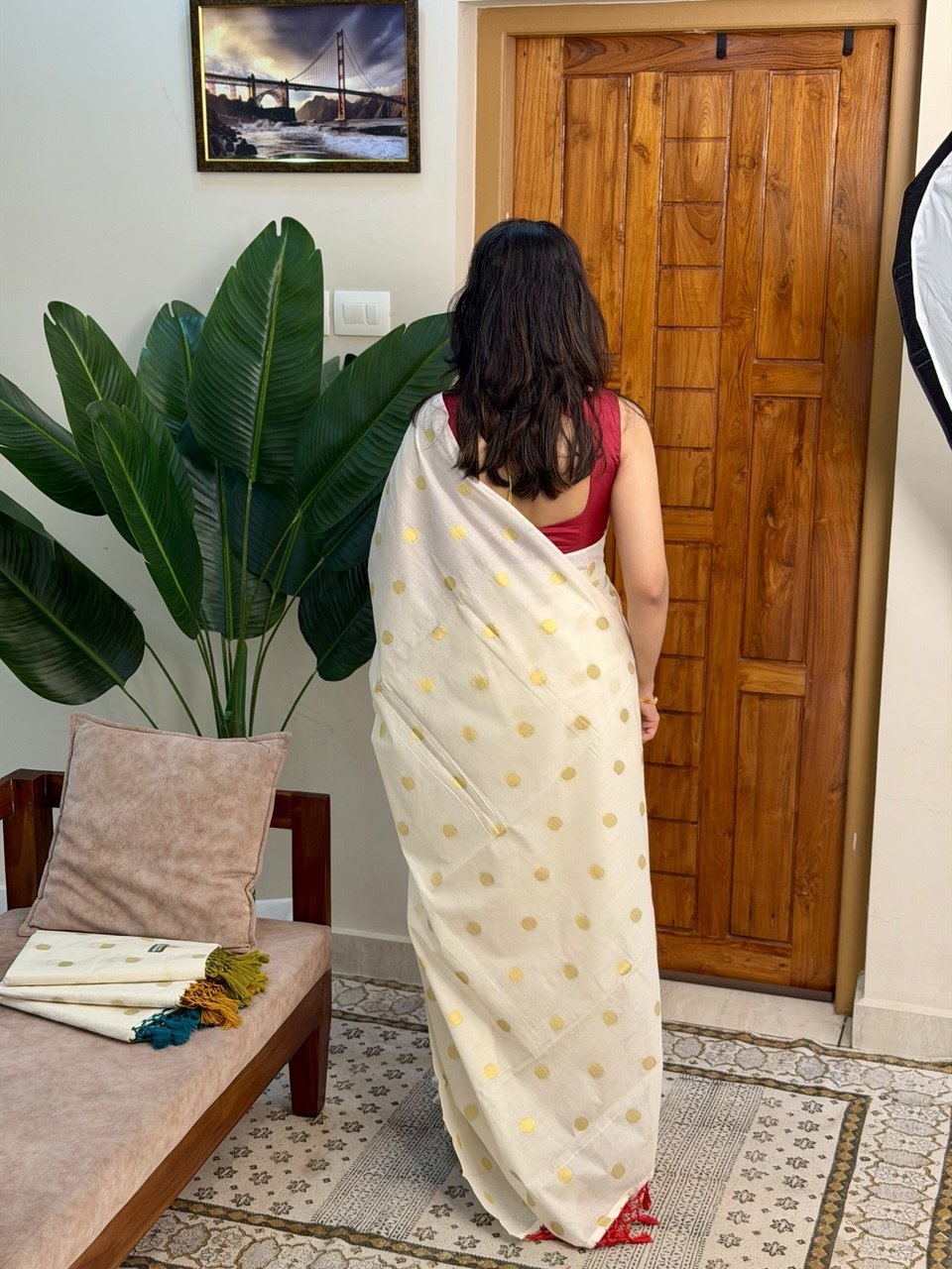 POURNAMI RED:PREMIUM COTTON SAREE - aurimo.inPOURNAMI RED:PREMIUM COTTON SAREE