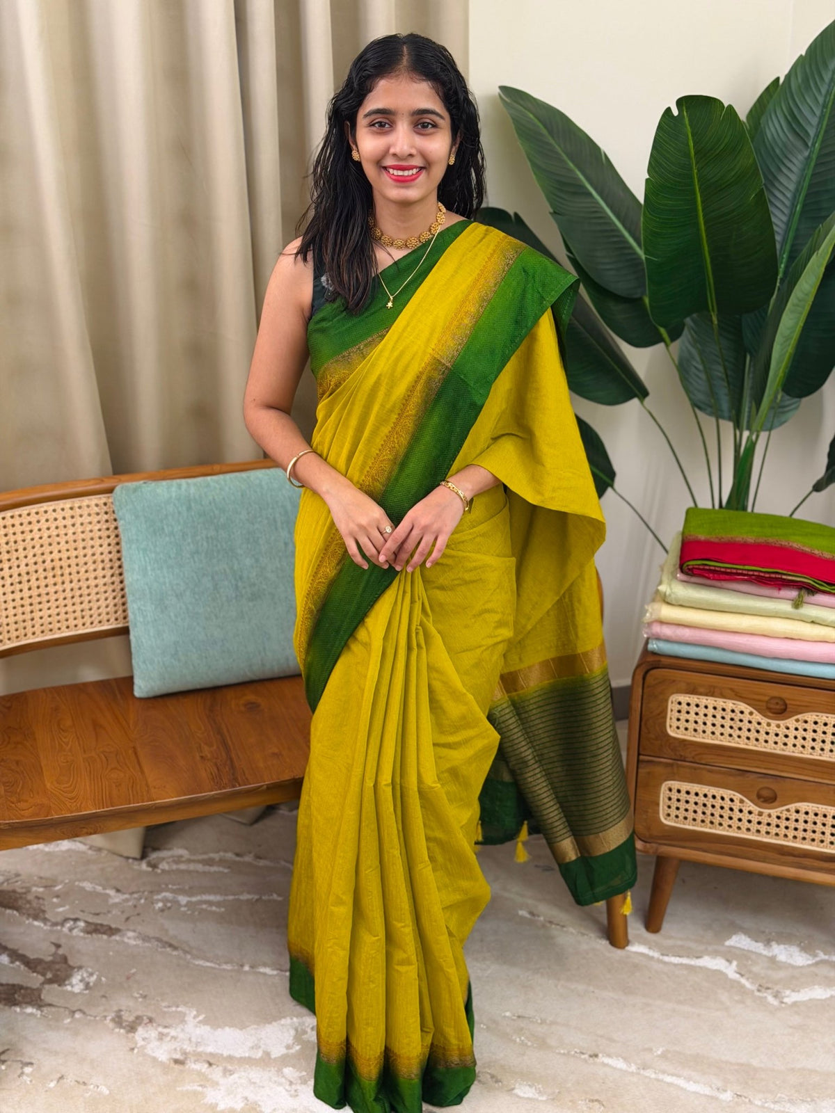 PRIYA LEMON YELLOW: LINEN JUTE SAREE - aurimo.inPRIYA LEMON YELLOW: LINEN JUTE SAREE