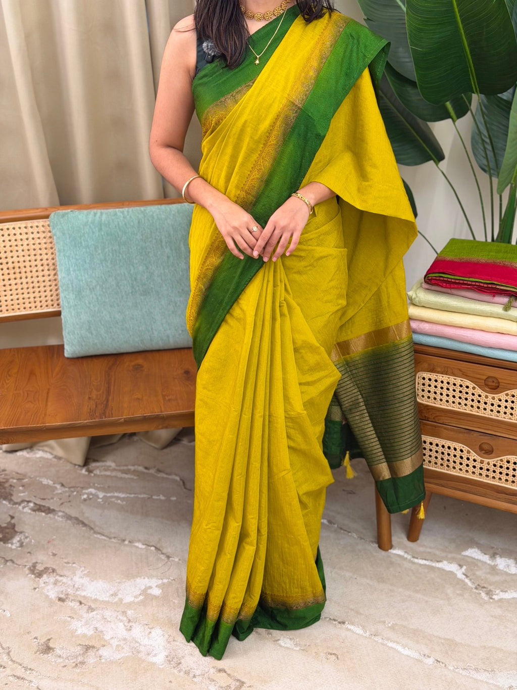 PRIYA LEMON YELLOW: LINEN JUTE SAREE - aurimo.inPRIYA LEMON YELLOW: LINEN JUTE SAREE
