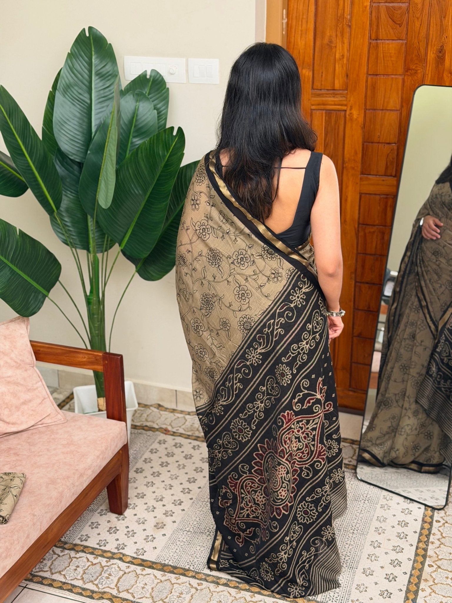 PRIYANKA BLACK: CHANDERI SILK SAREE - aurimo.inPRIYANKA BLACK: CHANDERI SILK SAREE